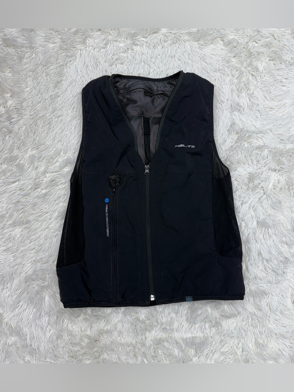 Women’s Small Black Elite Airbag Horseback Riding Vest. Needs cartridge.